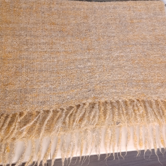 Cozy Neutral Creanm Hand Woven Mohair Wool Fringe Scarf Wrap Shawl - Picture 11 of 11